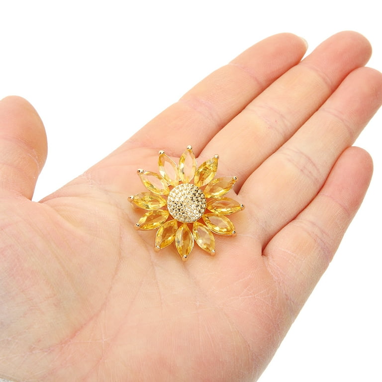 Daisy brooch sale pin