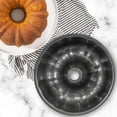 thumbnail image 2 of Moule à gâteau bundt anti-adhésive, 2 of 7