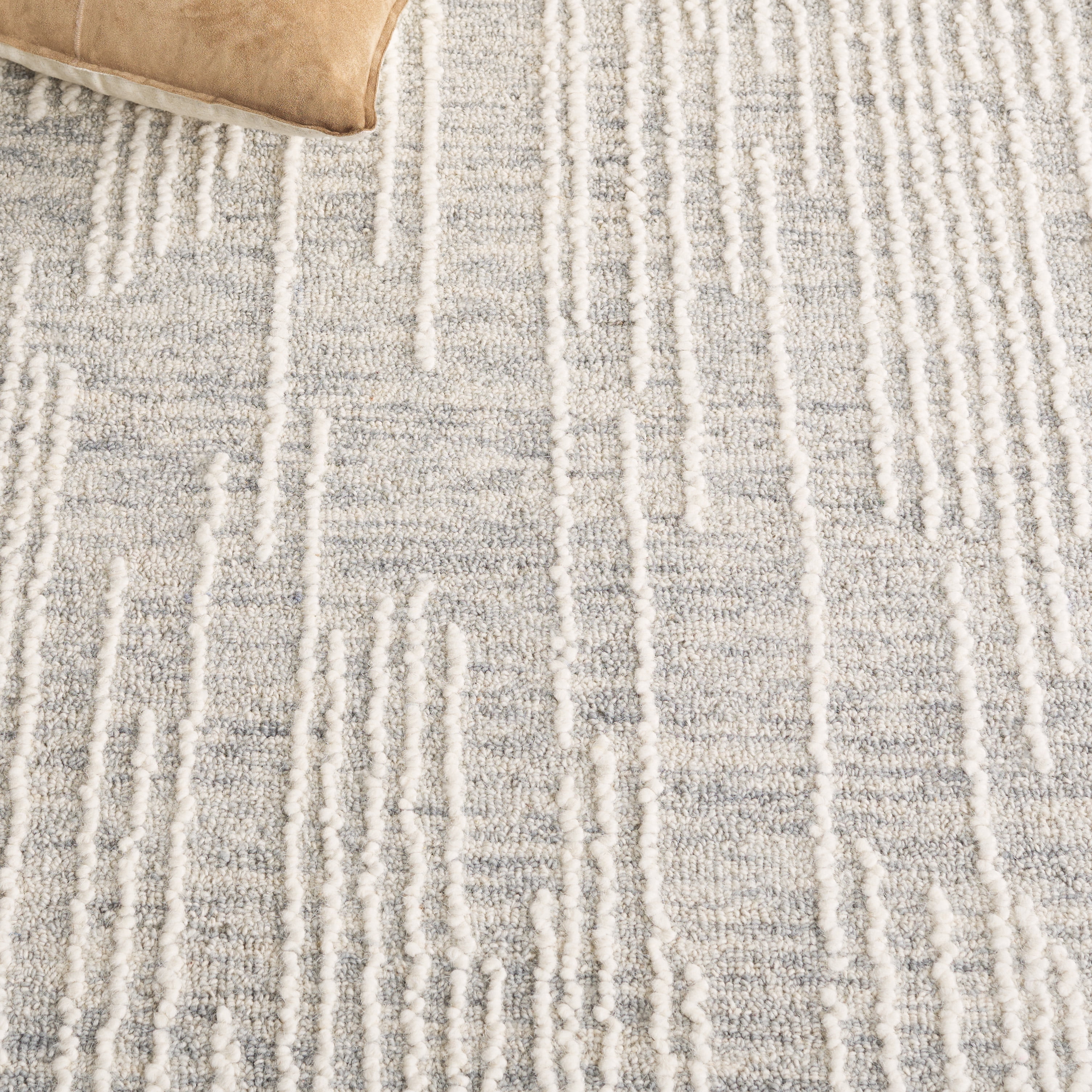 SAFAVIEH Abstract Nina Striped Geometric Area Rug, Light Gray/Ivory, 5' x 8'