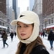 thumbnail image 1 of Sombrero de invierno para protección auditiva para hombres, mujeres | Diseño de lengua cálida | Colgajas engrosadas, fibra de poliéster suave | Negro, Blanco, Gris, Caqui | 22,05-22,83, 1 of 6