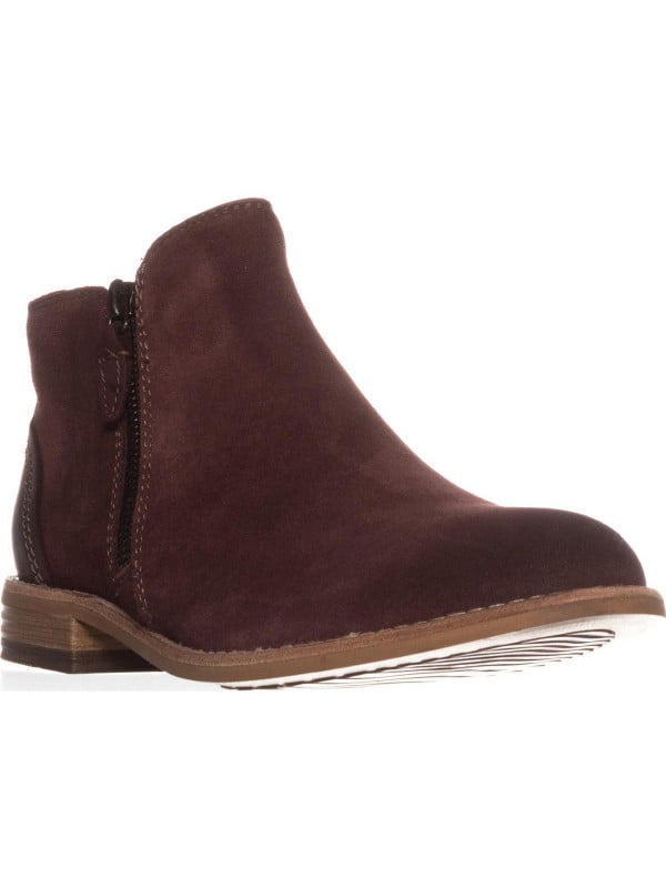 clarks flat ankle boots
