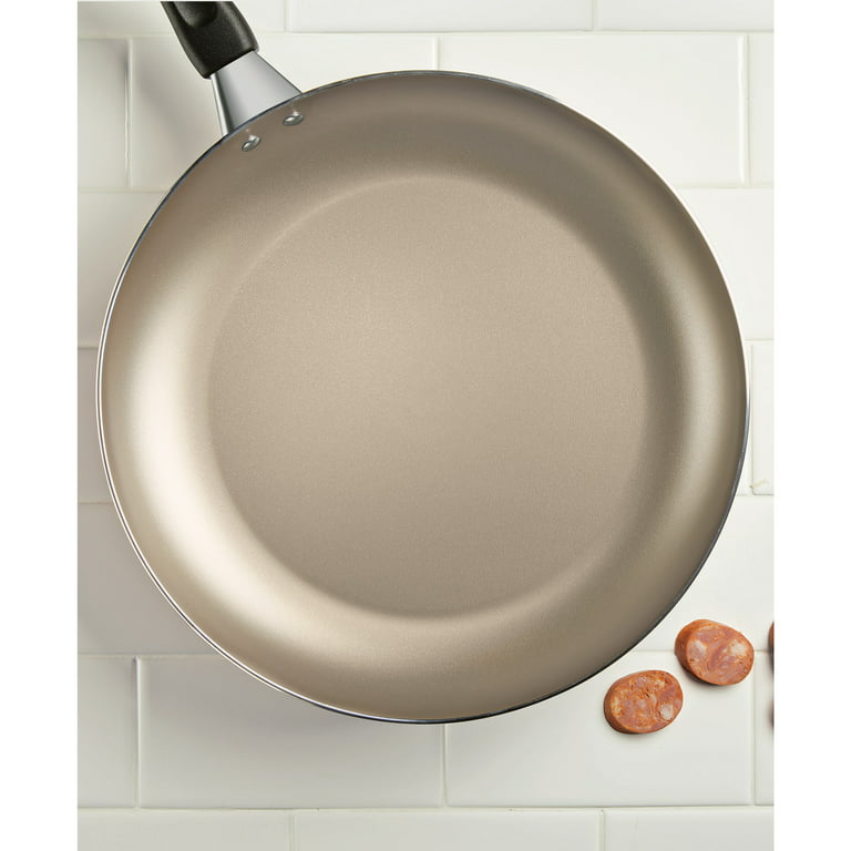 12-Inch Nonstick Frying Pan with Lid — Farberware Cookware