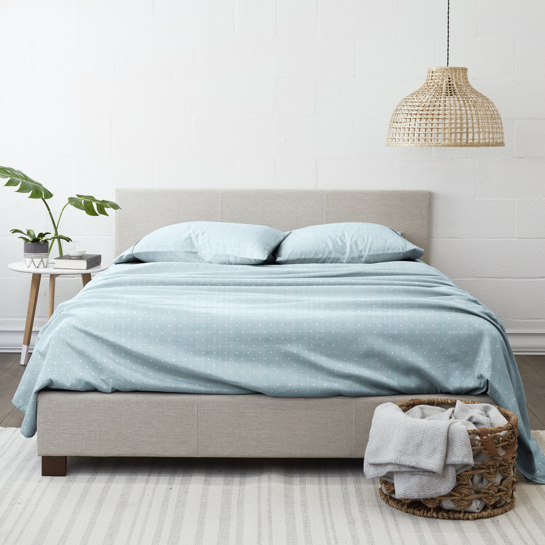 Noble Linens 4 Piece Pattern Microfiber Bed Sheets Set, Aqua Polka Dot, California King
