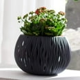 thumbnail image 2 of Diseño moderno elegante, diseño transpirable: jardinera colgante con riego automático para plantas de interior y exterior en color negro, jardinera de resina con cadena para decoración de césped,, 2 of 5