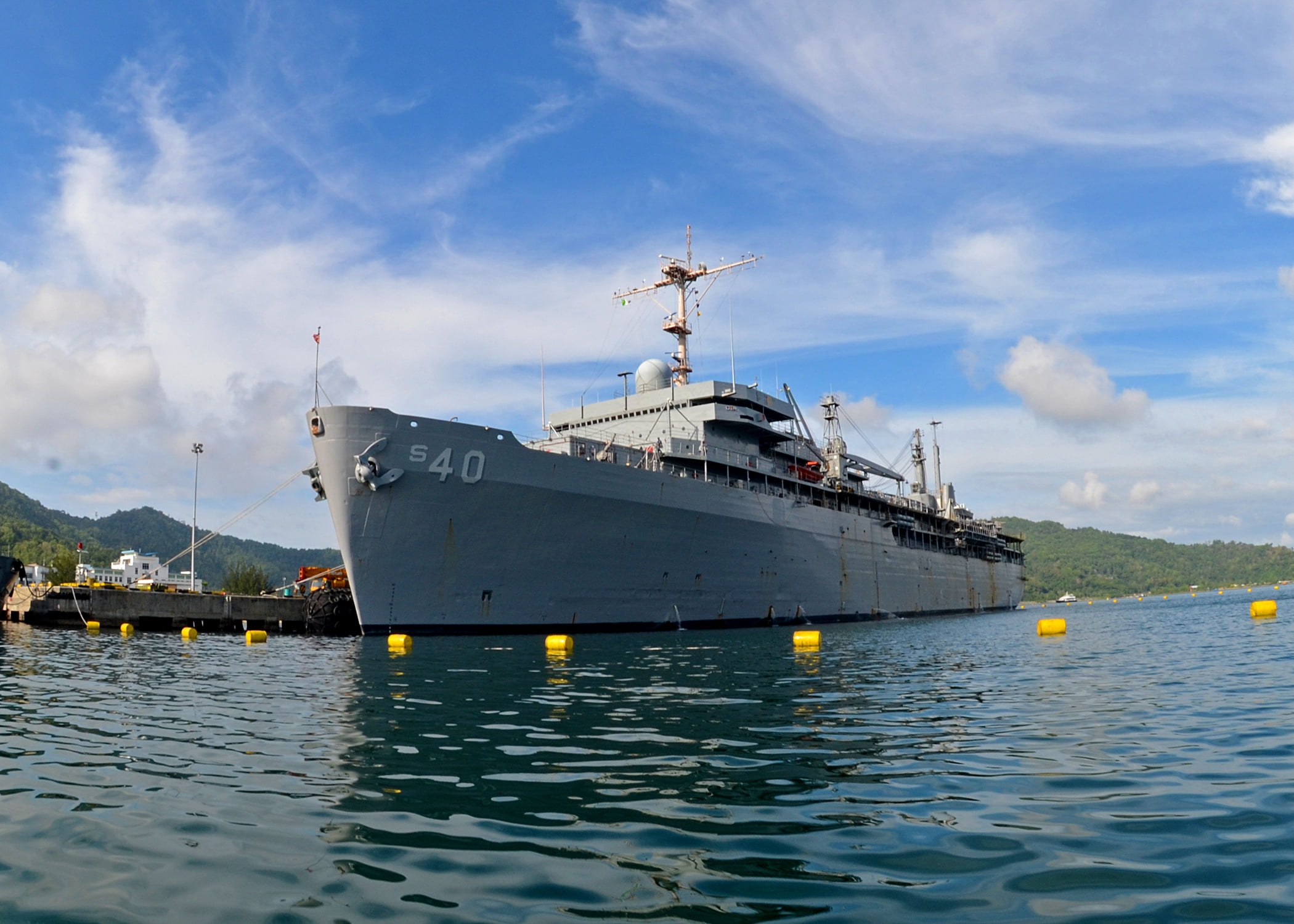 submarine tender submarine tender