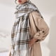 thumbnail image 5 of Bufanda de invierno para mujer, chal de cachemira con borlas y cuadros grandes, bufandas de gran tamaño, bufandas cálidas y acogedoras para invierno y otoño, 5 of 6
