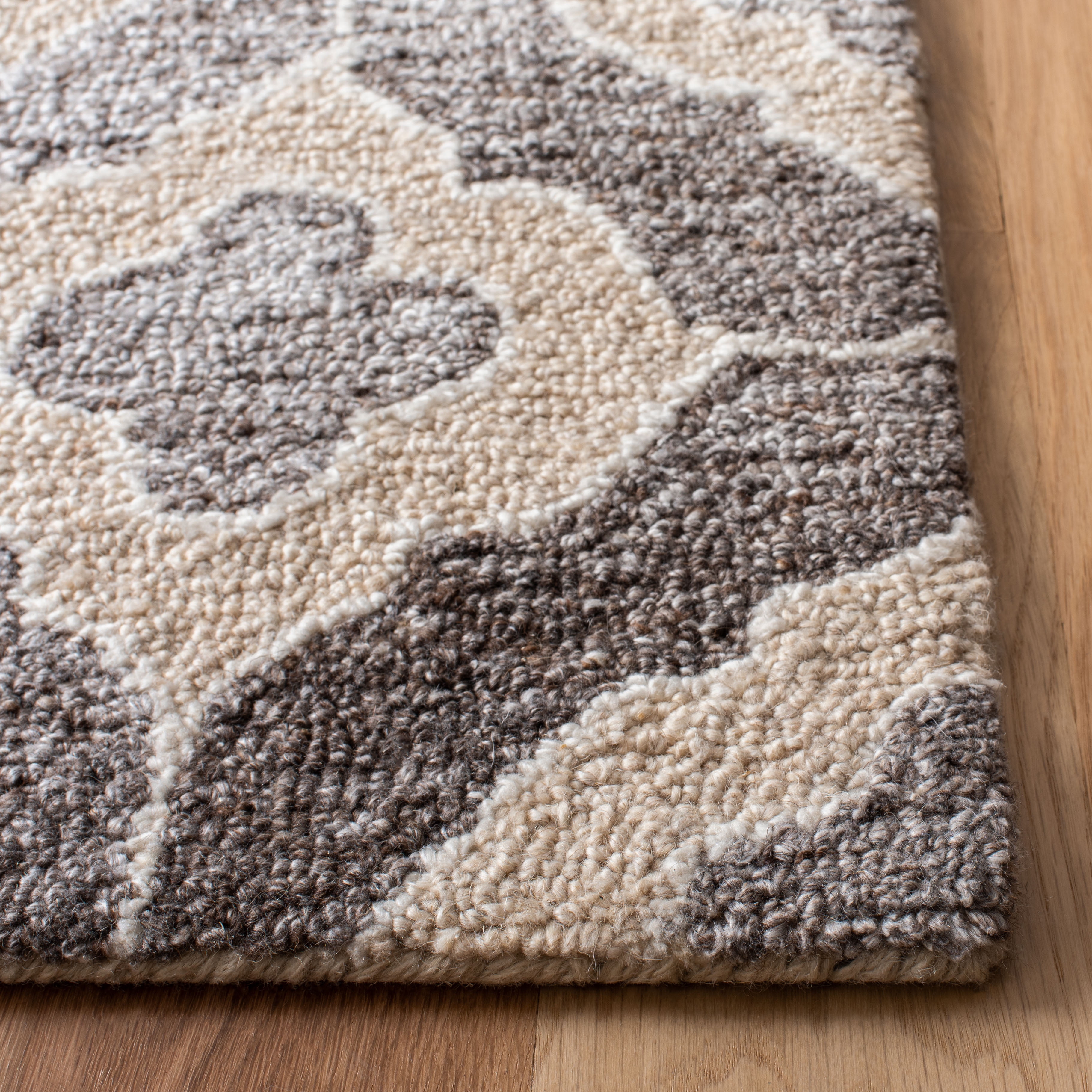 SAFAVIEH Abstract Harlow Trellis Runner Rug, Beige/Gray, 2'3" x 8'