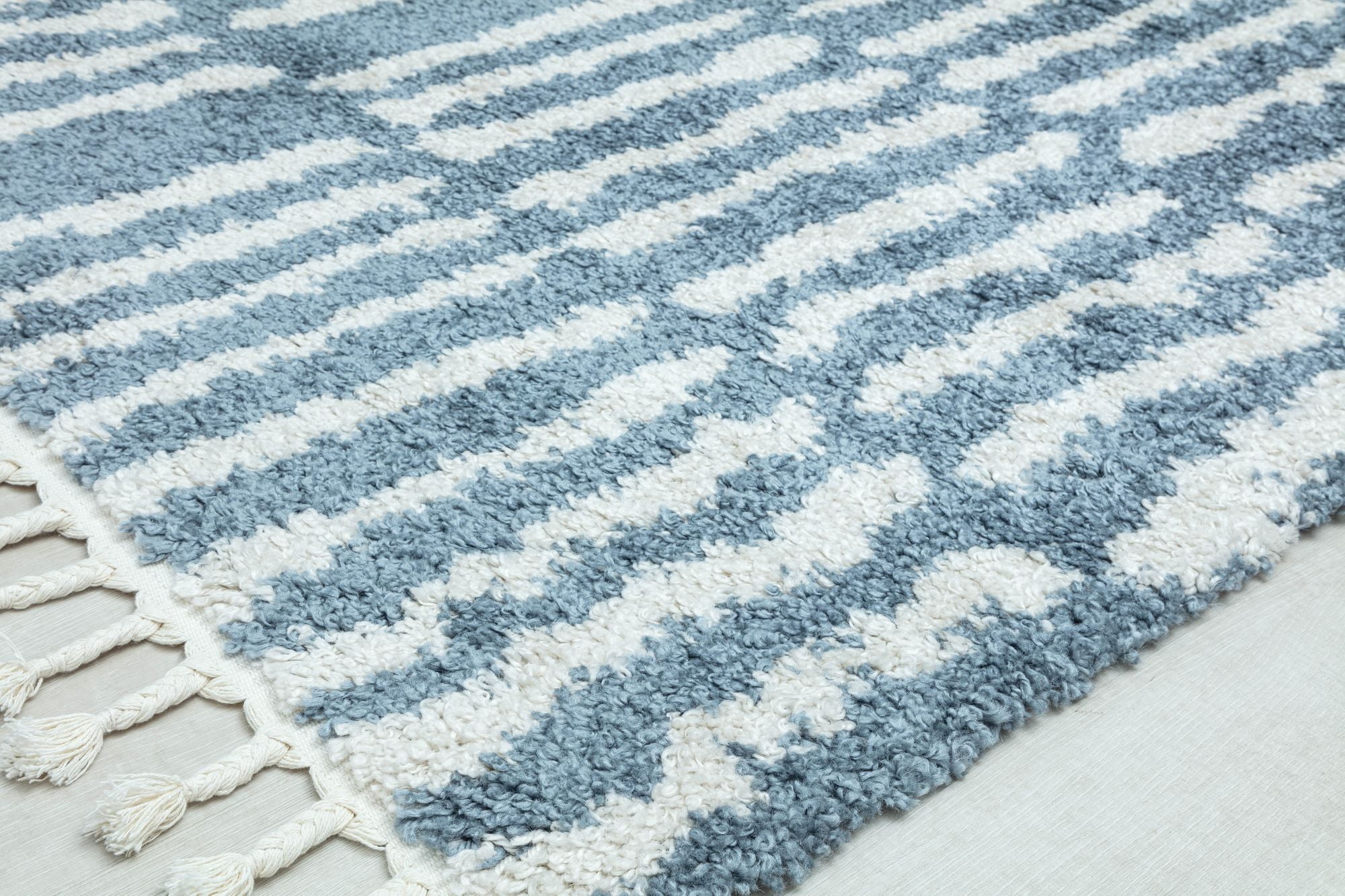 Rugs America BT30C Shallow Waters Geometric/Stripe Modern Blue Area Rug, 2'6" x 8'