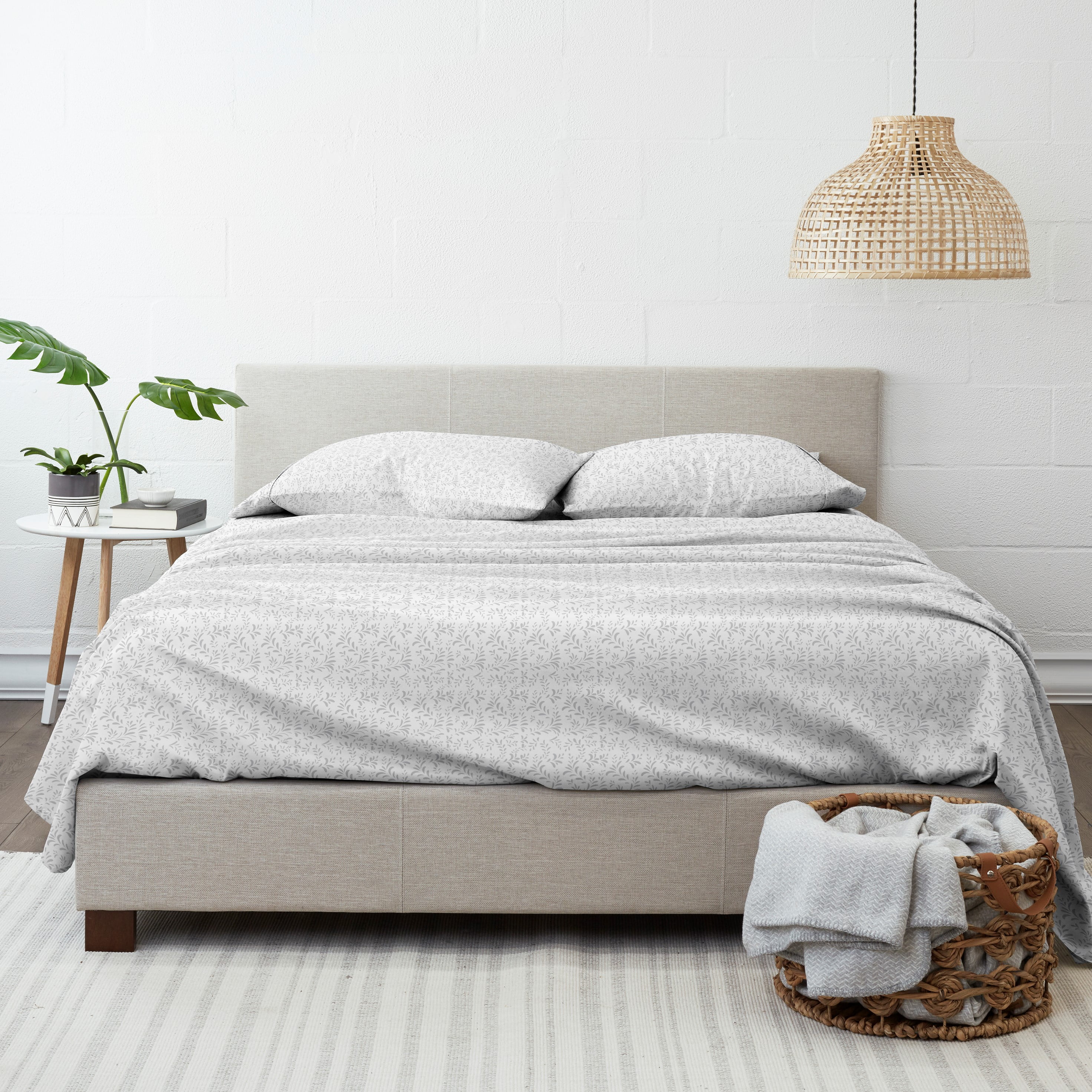 Noble Linens 4 Piece Pattern Microfiber Bed Sheets Set, Light Gray Ultra Burst of Vines, King