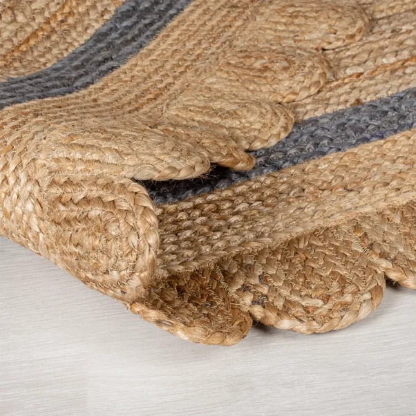 Scalloped Grace Round Jute Rug 2x2