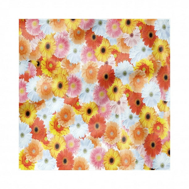 Gerber Daisy Napkins Set of 4, Pattern with Realistic Fresh Growth of