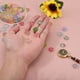 thumbnail image 4 of Uxcell Perlas de Flor de Vidrio Aleatorias Transparentes Perlas de Hibisco Amarillo/Rosa, 4 of 6