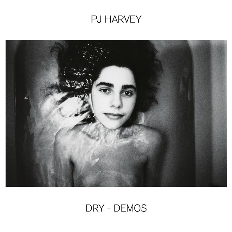 P J Harvey「DRY」 PJ Harvey - Dry - Amazon.com Music