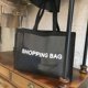 thumbnail image 2 of Bolsa de compras de malla transparente negra para mujer, gran capacidad, nailon, centro comercial, playa, Fitness, Yoga, bolso de hombro, Organizador xuanjing  unisex, 2 of 2