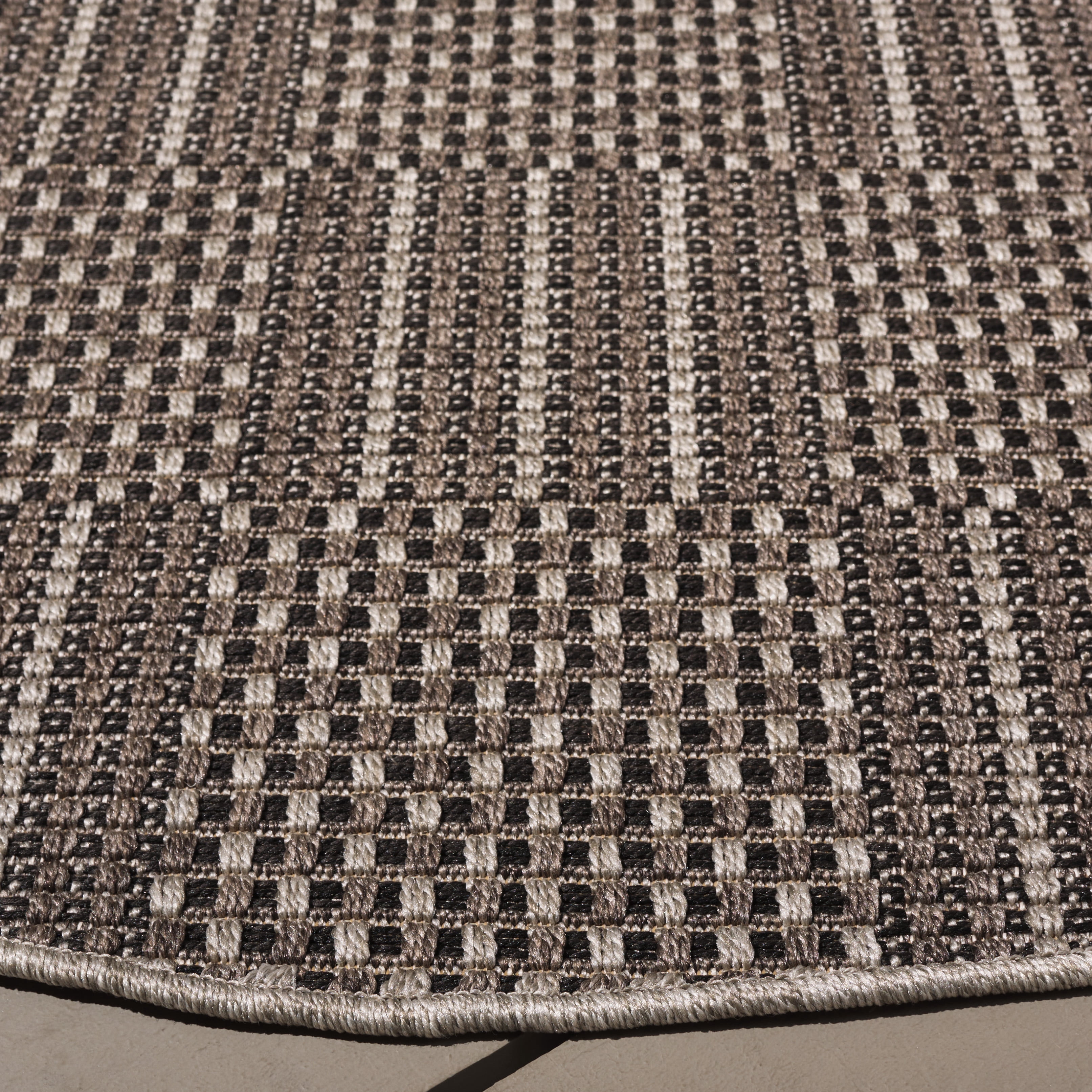 SAFAVIEH Sisal All-Weather Austen Geometric Indoor/Outdoor Area Rug, Black/Grey, 6'7" x 6'7" Round
