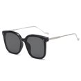 thumbnail image 2 of Versión retro coreana de gafas finas anti-ultravioleta, hechas de plástico, metal y PC., 2 of 6