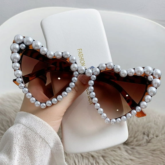 Womens Heart Shaped Sunglasses with UV400 Protection Trendy Oval Eyewear Fashion Sun Glasses for Travel and Heart Sunglasses with Resin Frame