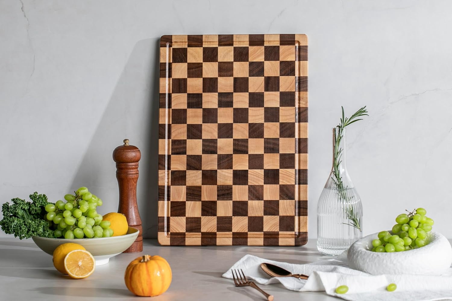 Cutting Boards for Kitchen, Design in USA Large Acacia Wood Chopping Board, Checkered Cutting Board with Juice Grooves & Handles, Butcher Block Serving Tray with Gift Box 16.5" x 11.6" x 0.8"