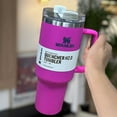 thumbnail image 5 of Stanley Quencher H2.0 Vaso de Coche Flowstate aislado al vacío Nuevo en acero inoxidable de gran capacidad Aislamiento térmico Hielo portátil con asa para agua, té helado o café 40oz, 5 of 5