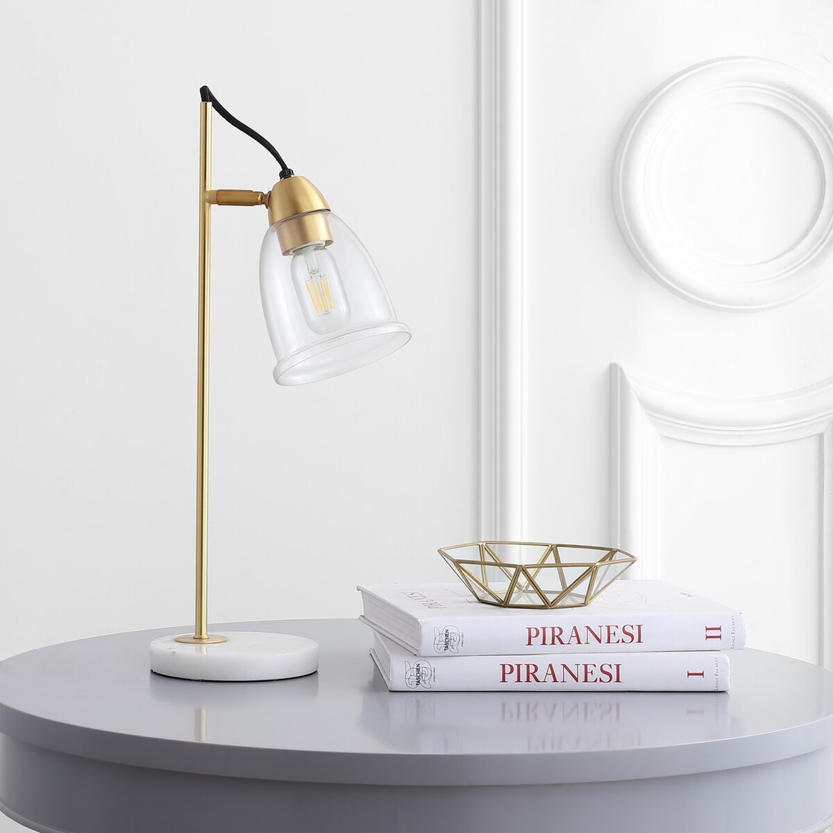 SAFAVIEH Gibson Classic 22 in. Table Lamp with USB Port, White/Gold