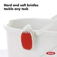 thumbnail image 3 of OXO Good Grips Brosse à Récurer Tout Usage Taille Unique avec Poils Extérieurs Raides, Blanc, 3 of 6