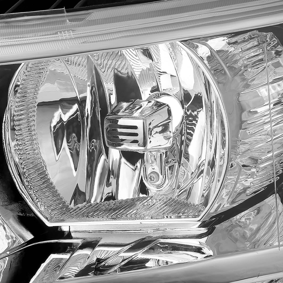 DNA Motoring Halogen Headlight Lamps Pair for Chevy Silverado 2007-2014 Chrome Amber
