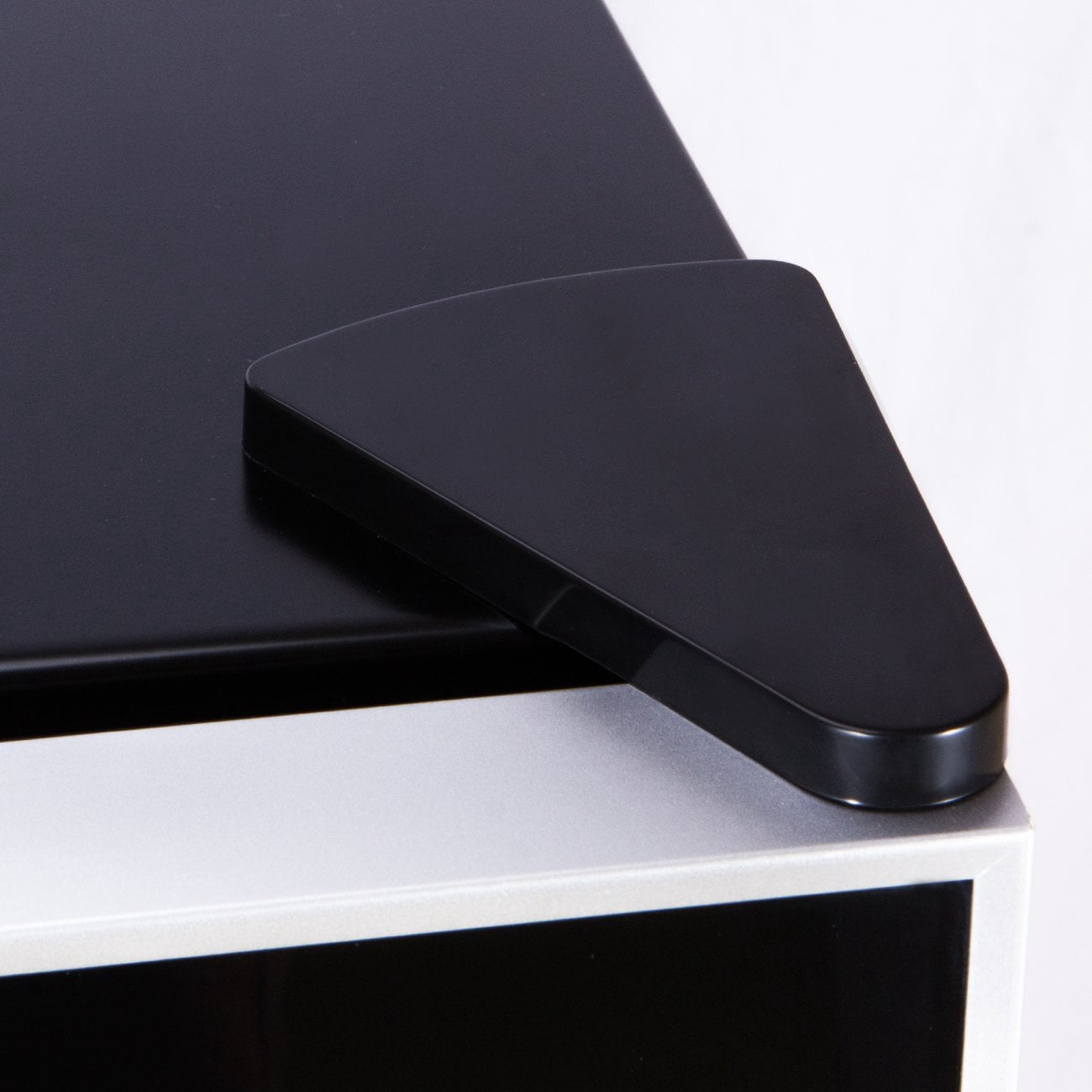 Frigidaire 70 Can Beverage Refrigerator, Black