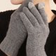 thumbnail image 3 of Guantes de invierno para mensajes de texto de punto de cable para dispositivos con pantalla táctil y teléfonos inteligentes, 3 of 5