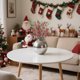 thumbnail image 5 of Esquejes Navideños de Agujas Blancas de 25 Cm, Ramas de Plástico Rojo | Aspecto Escarchado | Tallos Flexibles para Decoración Navideña, Coronas, Centros de Mesa y Arreglos Florales de Mesa., 5 of 6