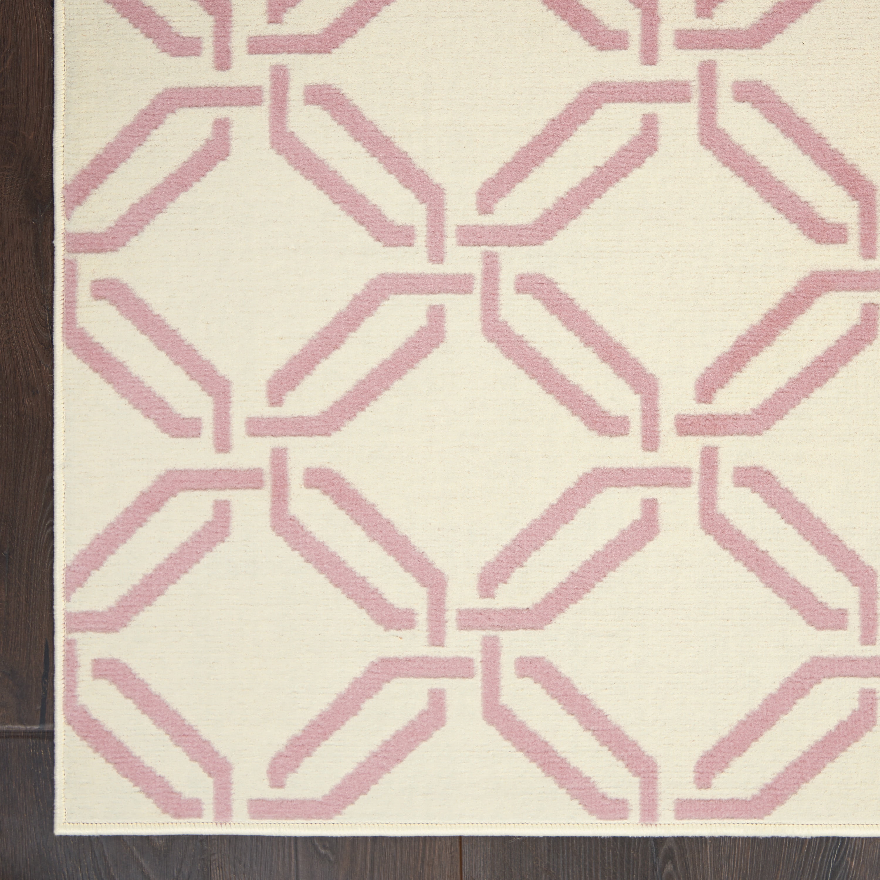 Nourison Bliss Transitional Trellis Ivory/Pink 6' x 9' Area Rug, (6' x 9')
