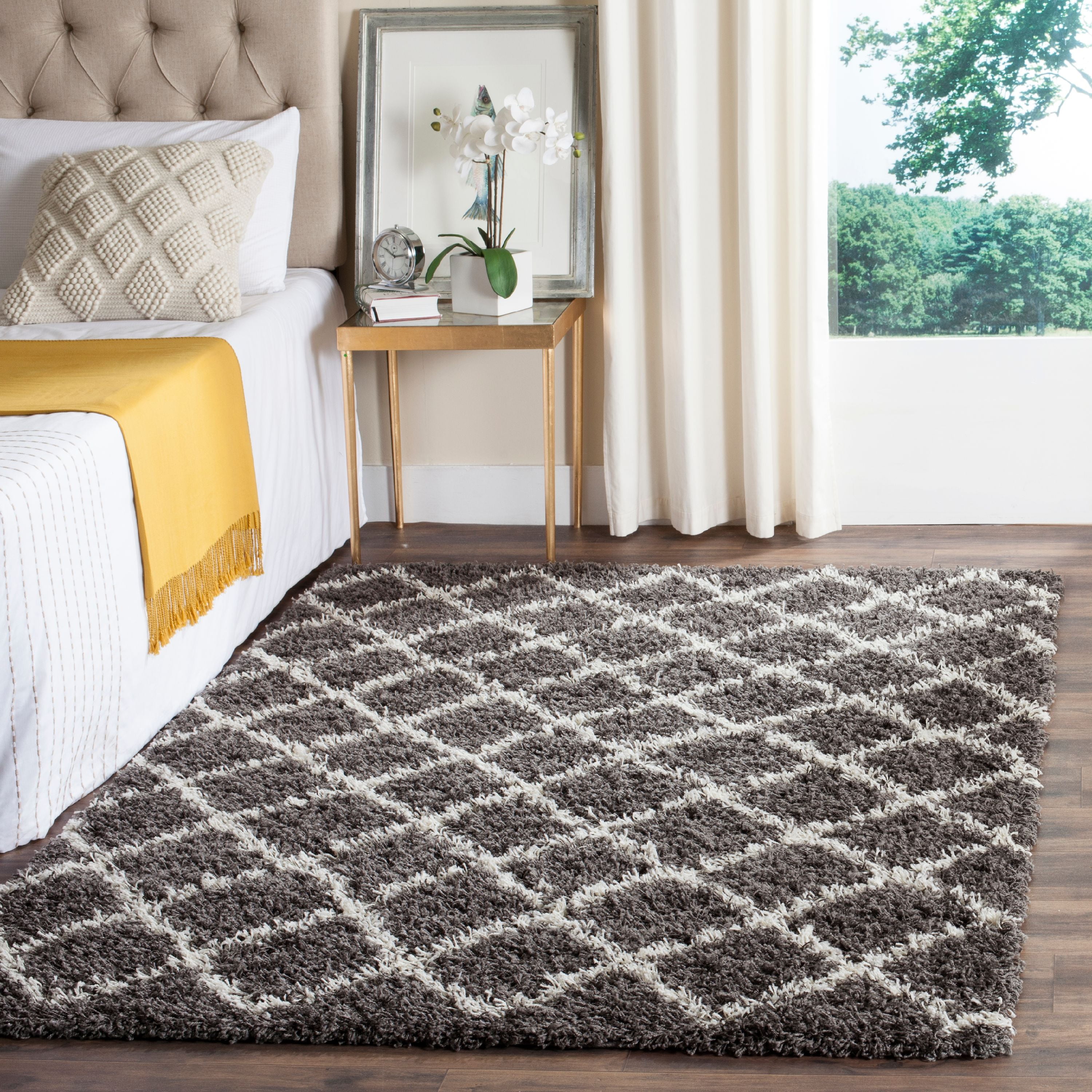 Safavieh Dallas Jerrie Geometric Shag Area Rug or Runner
