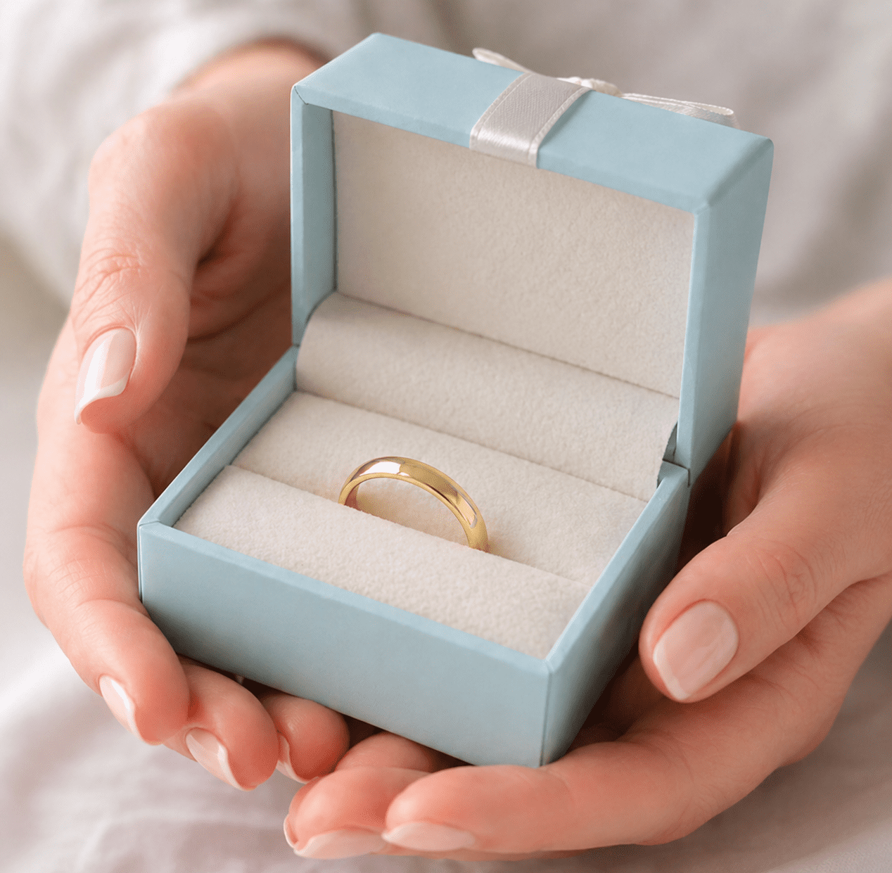 Aone Jewelry 10K Gold Women's Ring & Men's Wedding Band – White & Yellow Gold Classic Fit Band 3mm 4mm 5mm 6mm, Unisex Wedding Rings for Women & Men, Size: 6