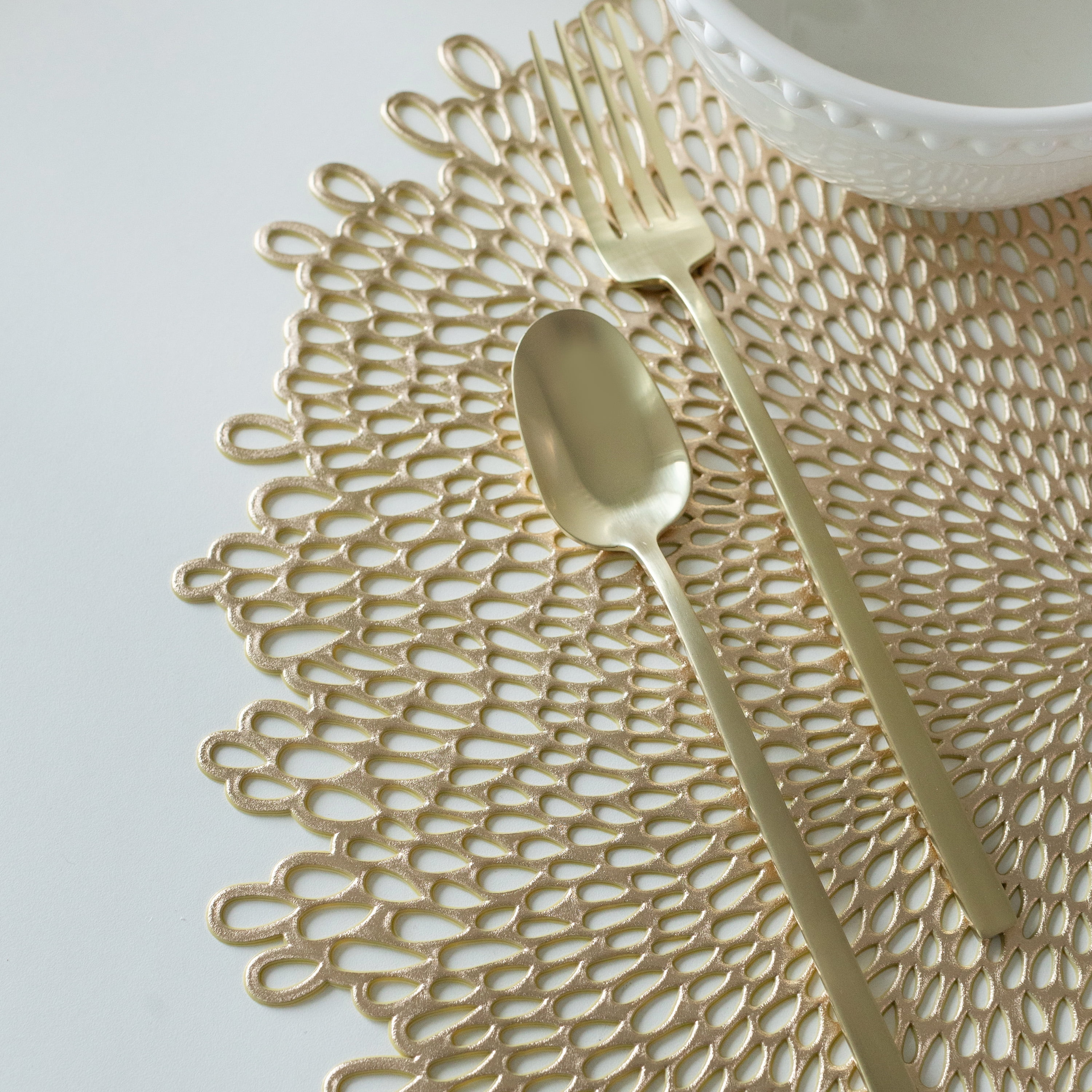 (4 pack) Mainstays Blossom Pressed Vinyl Table Placemat Gold 15.25" x 15.5"