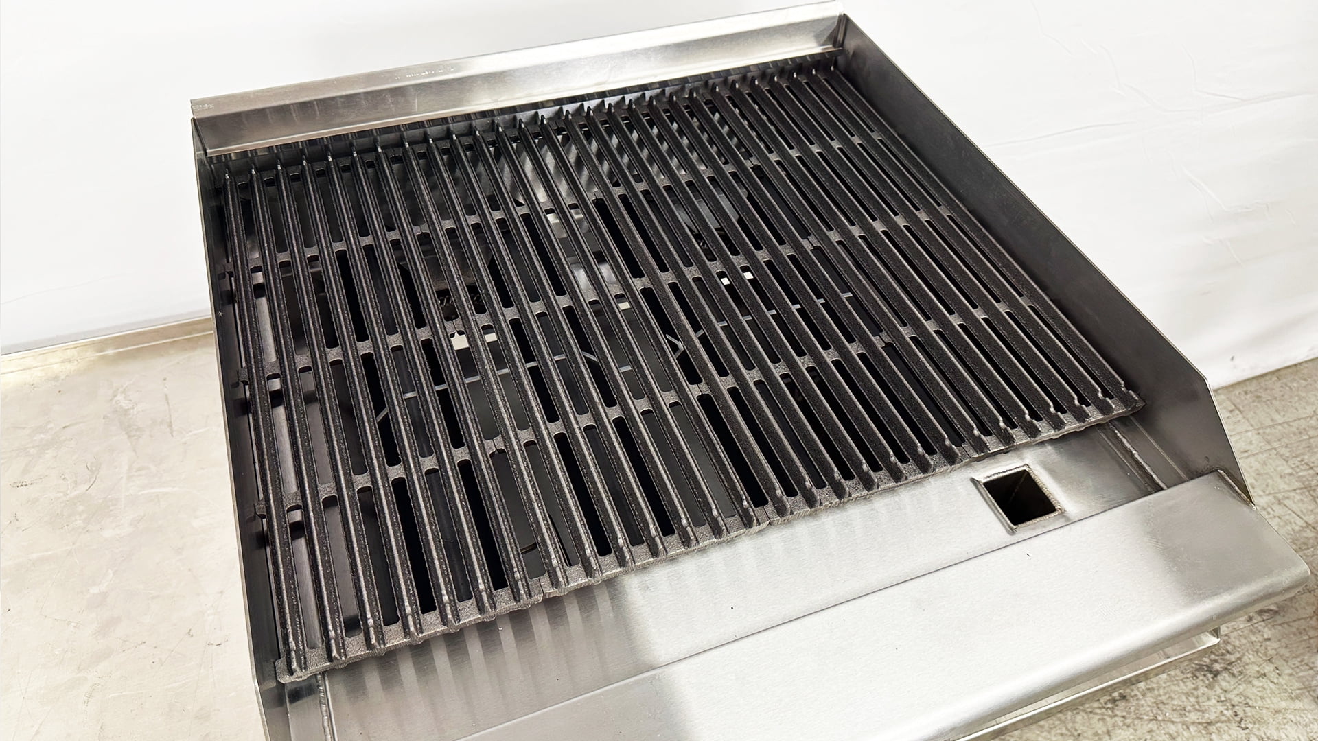 24 in. Commercial Radiant Countertop Charbroiler 60,000BTU Restaurant Gas Radiant Broiler Grill 2 Burners NSF ETL