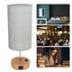 thumbnail image 5 of Lámpara De Mesa De Control Táctil Pantalla De Tela De Tela De Metal Carga USB Lámpara De Mesita De Noche LED De Tres Engranajes Con Base De Grano De Madera Para Dormitorio, 5 of 7