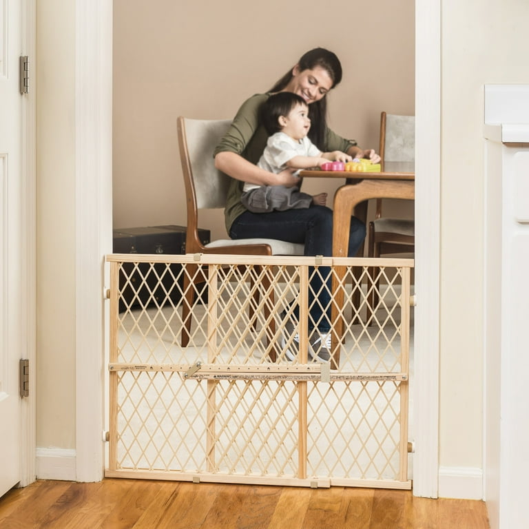 Evenflo Easy Position Lock Wide Tall Door Adjustable Wood Baby