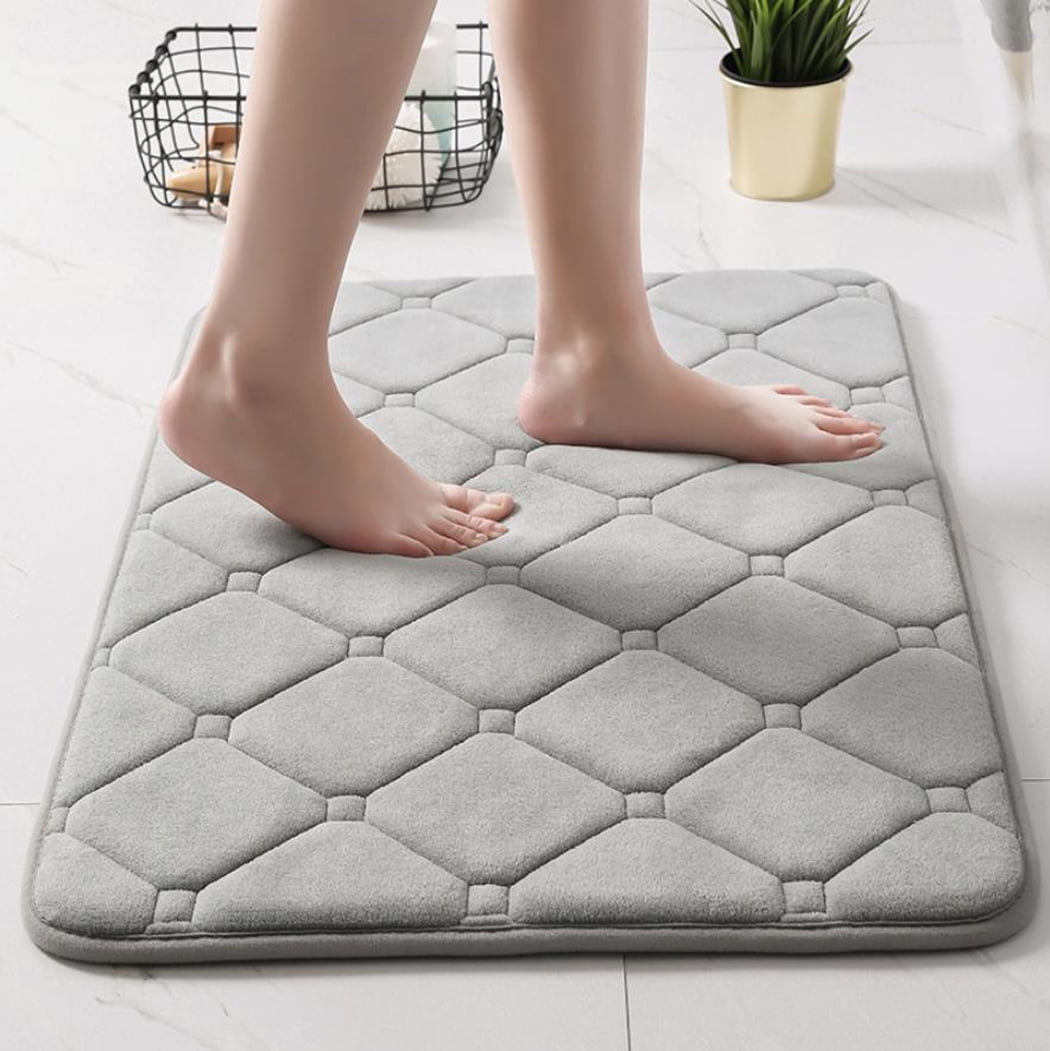 FUDAKUNA Memory Foam Bath Rug Absorbent Anti-Slip 18"x30" Gray Geometric Pattern Bathroom Mats Washable