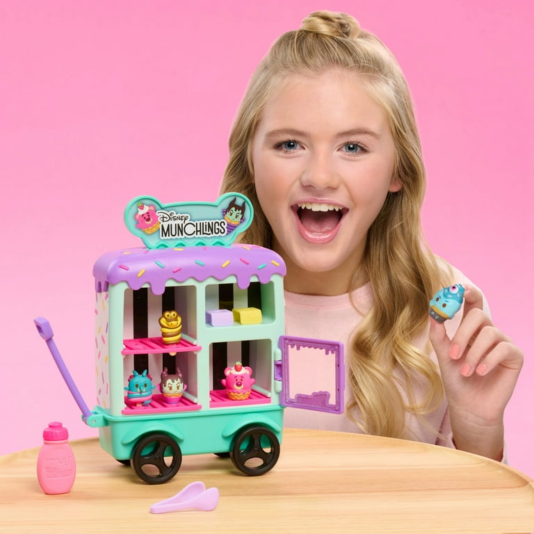 m*n様 PWCIRCULUS ギャザリング バルキーシルエットミニスカ セット Disney Munchlings Ice Cream Cart, 13-Piece Color Change Figure
