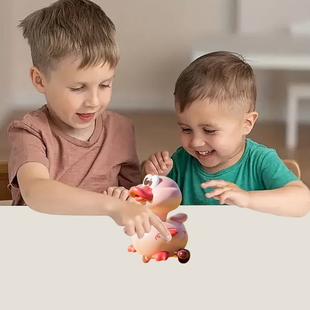 Juguete mecedor de cuerda para bebés. Fomenta el gateo y mejora las habilidades motoras con un movimiento de balanceo seguro y estimulante.