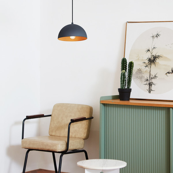 Luminaire suspendu à 1 ampoule avec abat-jour au fini béton et cordon de suspension en tissu noir