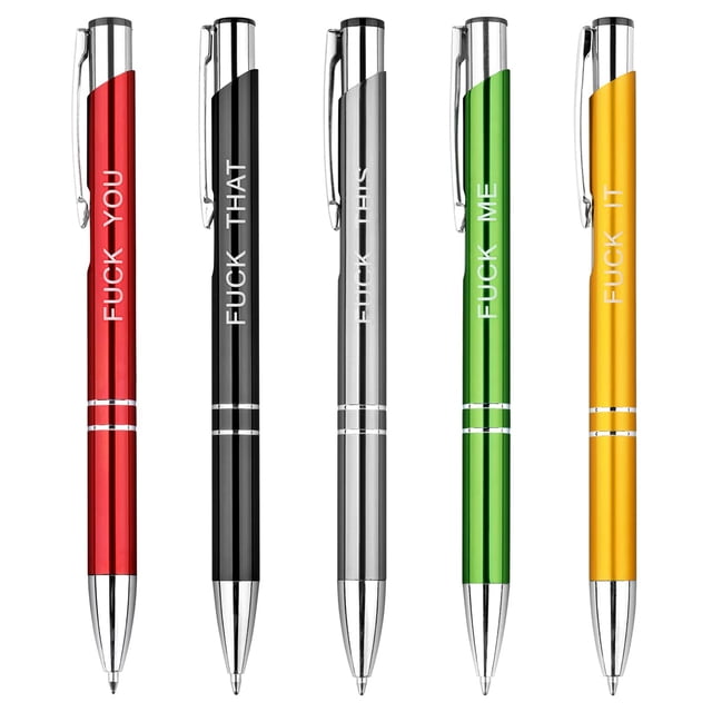 juego de 5 bolígrafos tphox divertidos y novedosos artículos de papelería de oficina Cinco bolígrafos metálicos de 5.63 pulgadas en rojo, negro, gris, verde y dorado; cuerpo con clip y acentos plateados, tinta negra media. Cada bolígrafo muestra el texto grabado en el lateral: 'FUCK YOU', 'FUCK THAT', 'FUCK THIS', 'FUCK ME' y 'FUCK IT'. Vienen en bolsa transparente con cierre, aptos para escritorio o regalo.