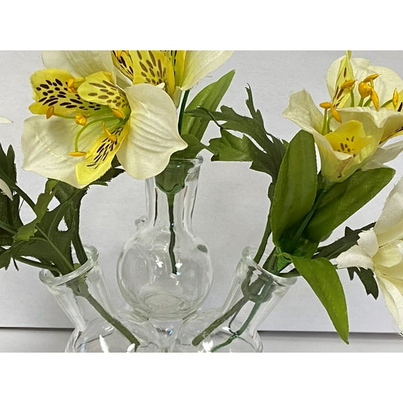 Ultimate Innovations 4 x 4 x 4 in. Floral Bouquet Arranger