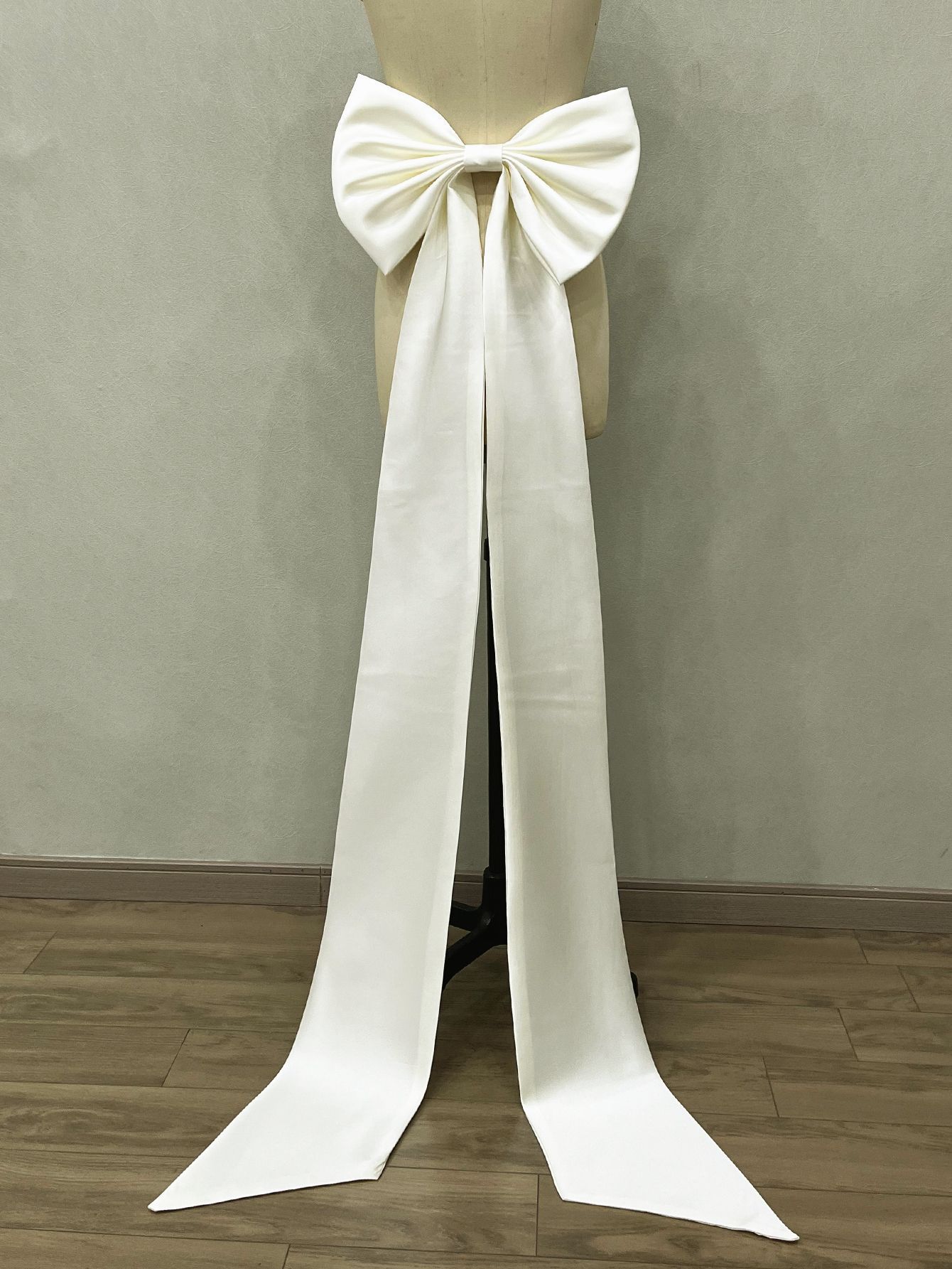 1pc White Satin Back Big Single Layered Black Bow & 150cm Long Ribbon For Waist Decoration