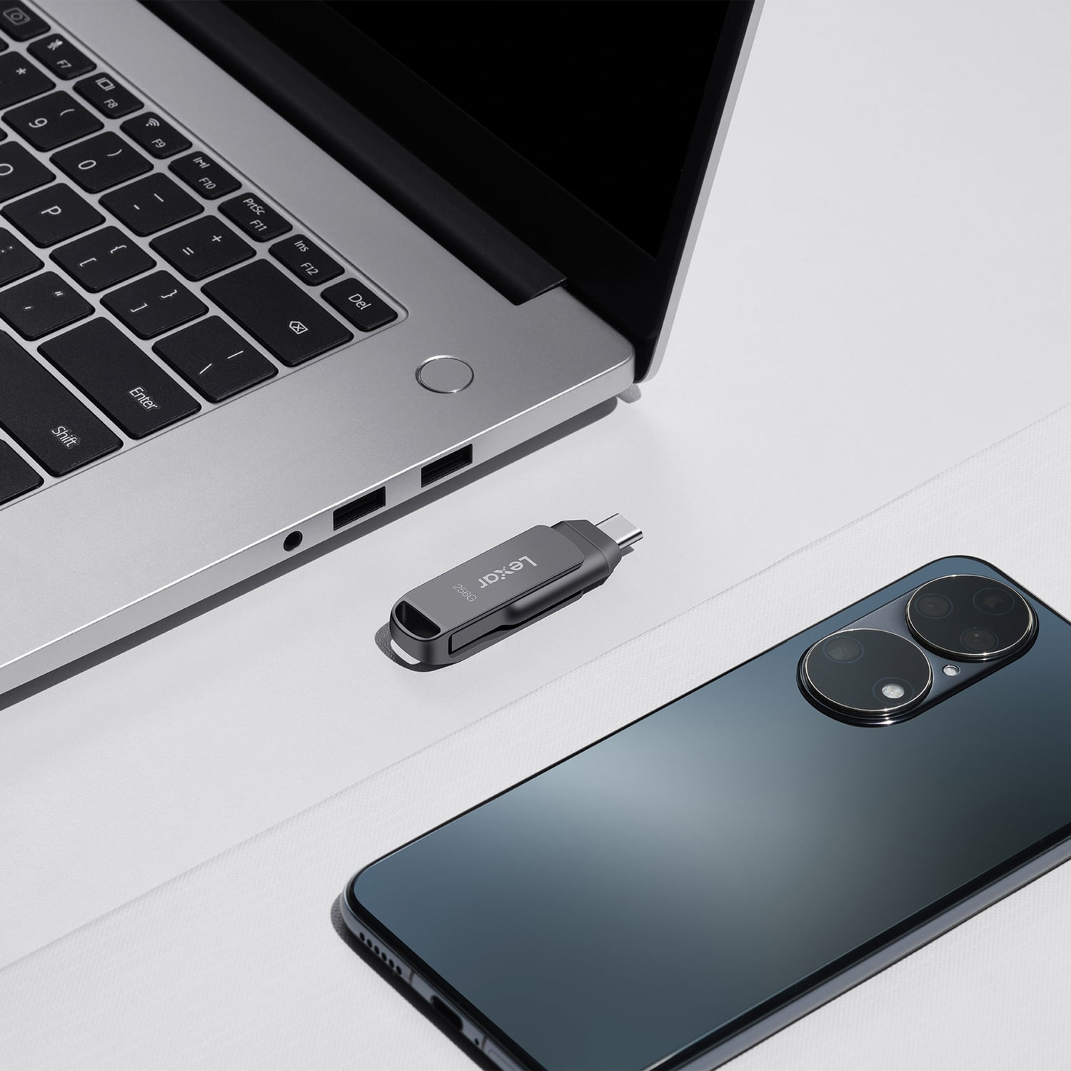 Lexar LJDD400256G-BNQNU JumpDrive D400 USB 3.1 Dual Drive with USB-C and USB-A Connectors (256 GB)