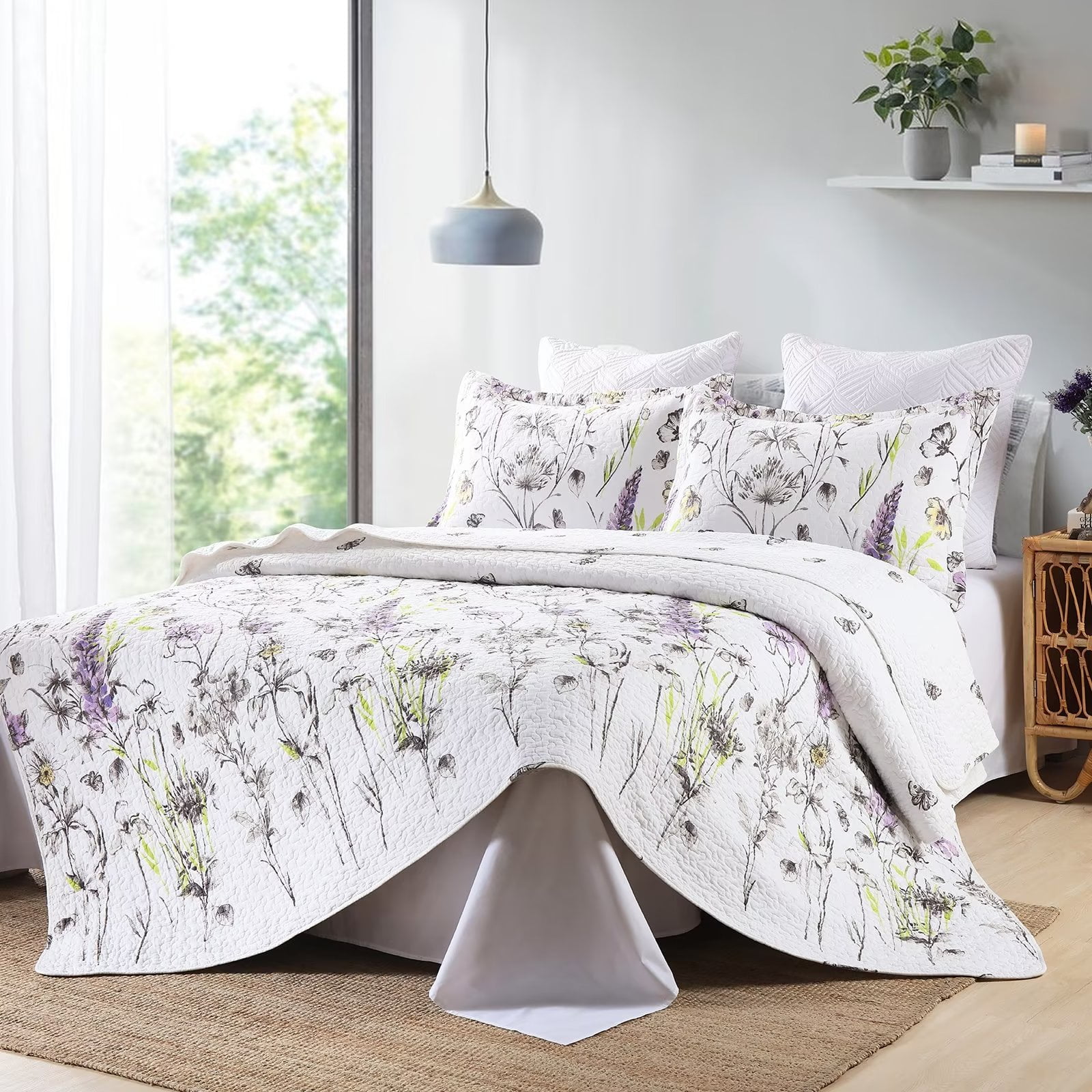 Bedduvit Floral Queen Size Quilt - 100% Cotton Purple White Flower Spring Summer Lightweight Queen Quilt Bedspread, Reversible Coverlet Bedding Set with 2 Pillow Shams, Elegant 3-Piece Quilt, 98x90