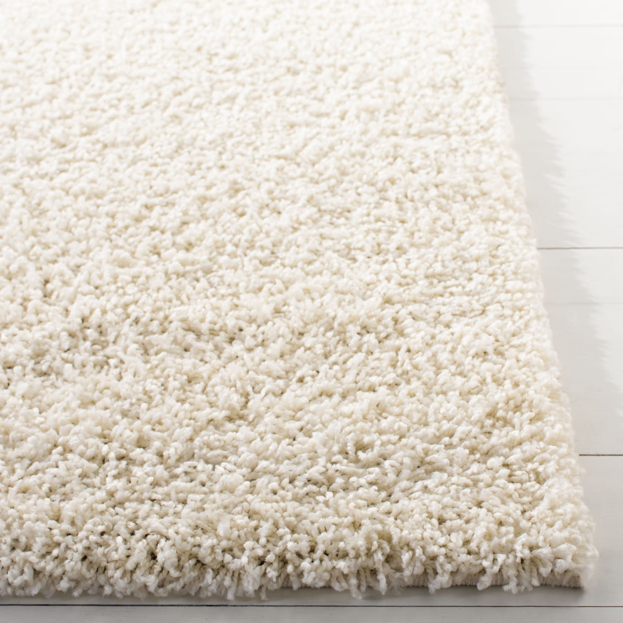 SAFAVIEH Primo Mason Solid Plush Shag Area Rug, Ivory, 4' x 6'