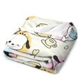 thumbnail image 3 of Manta Pochacco de tela de superficie vertical súper suave de varios tamaños, acogedora y cálida, adecuada para cama, sofá, campamento, viajes, para todas las estaciones, liviana y compacta de 50 x 70, 3 of 8