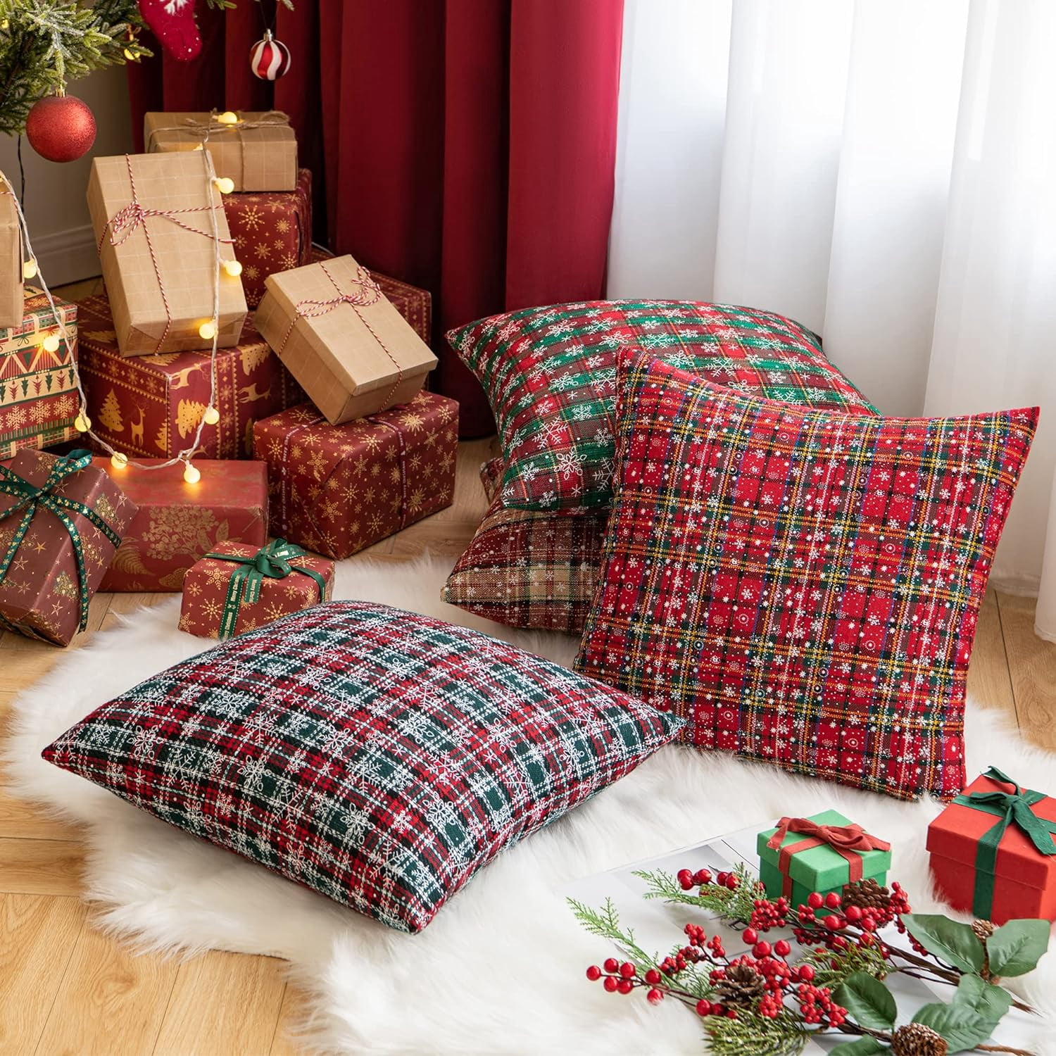 2PCS Christmas Plaid Decorative Throw Pillow Covers Snowflake for Sofa Farmhouse Decor，18x18 Inch