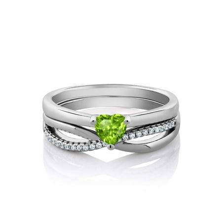 - 0.80 Ct Heart Shape Green Peridot 925 Sterling Silver Engagement Ring Set