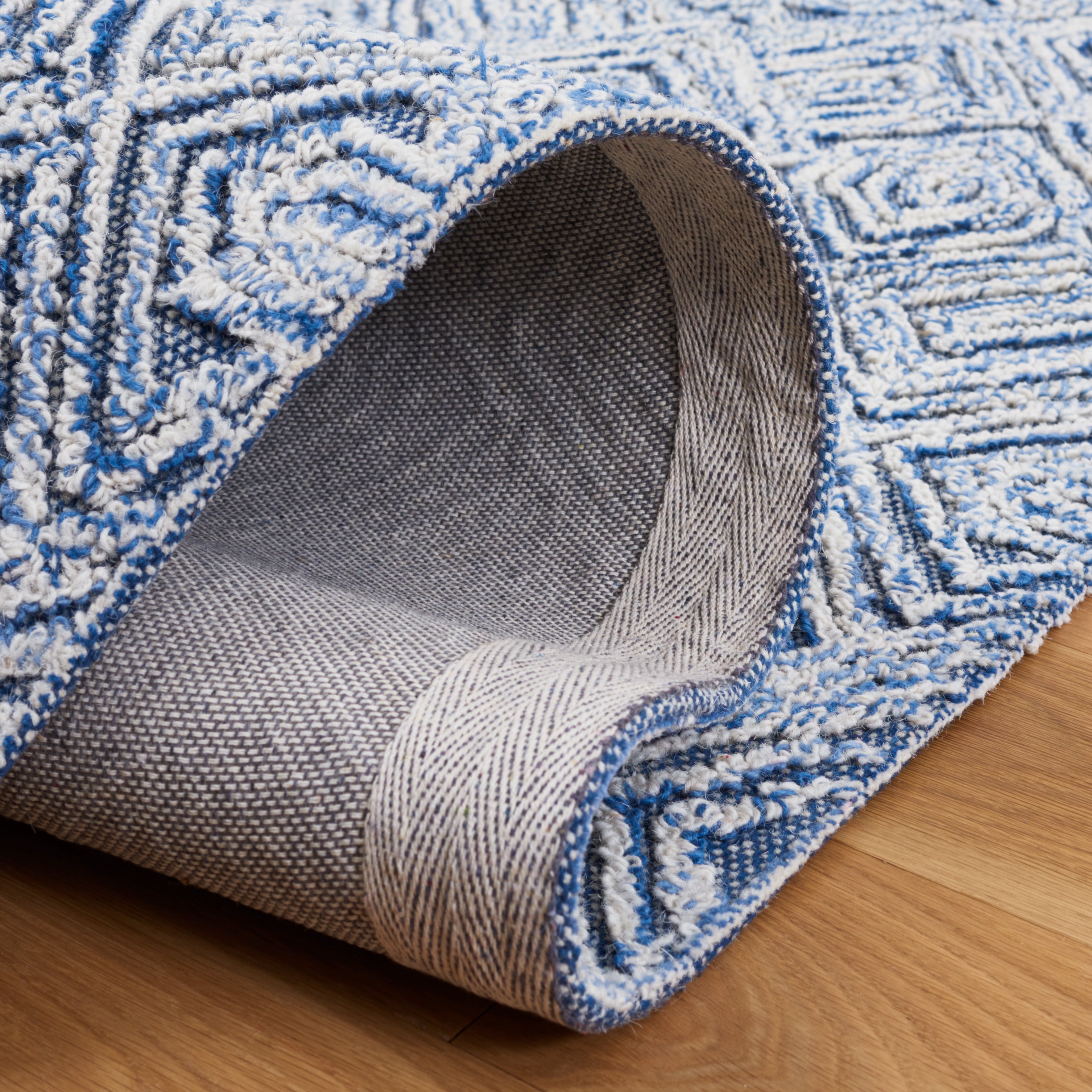 SAFAVIEH Textural Adrasteia Geometric Area Rug, Blue/Ivory, 3' x 5'